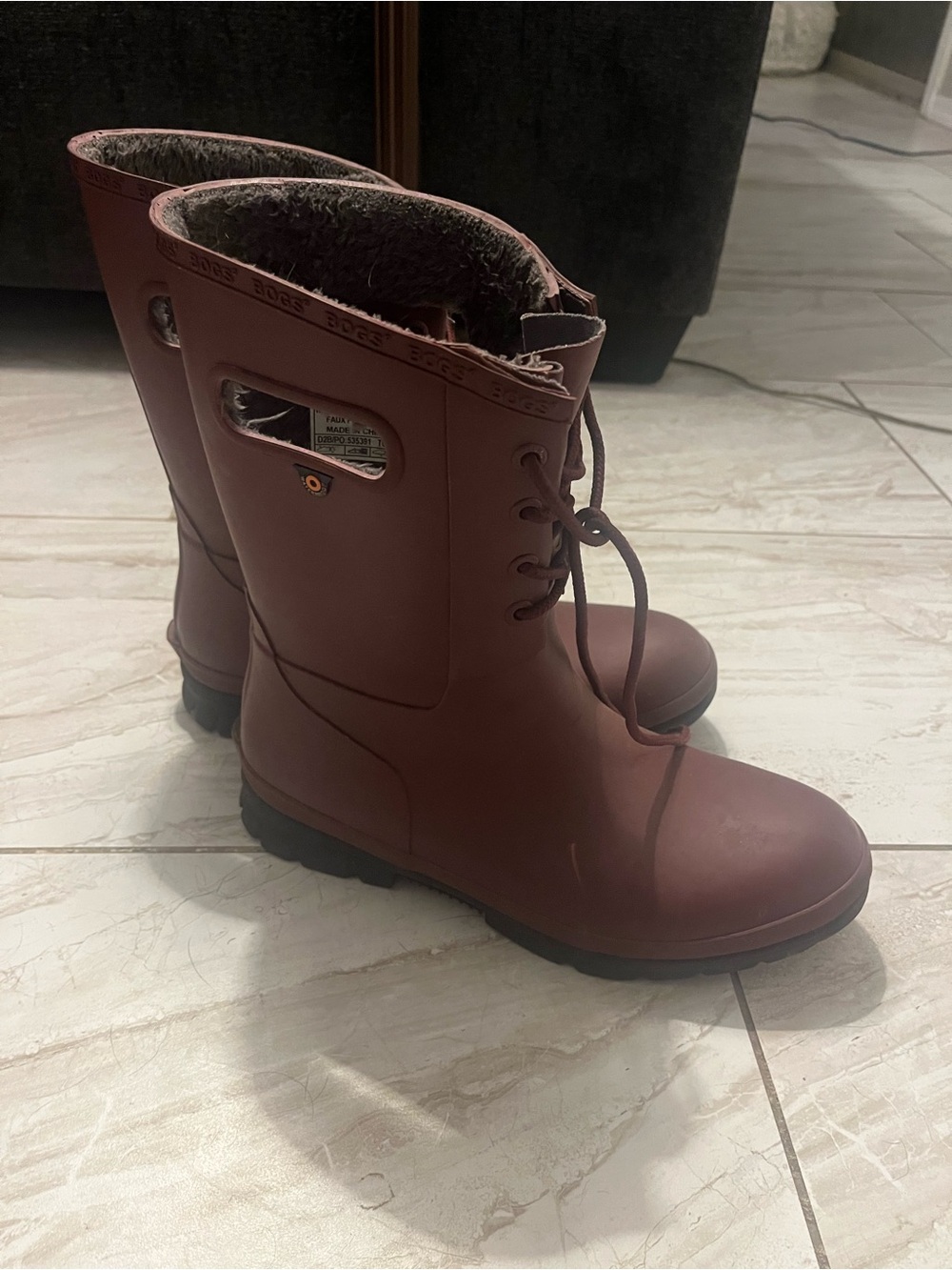 Bogs Women's Lace-Up Winter Boots in Burgundy